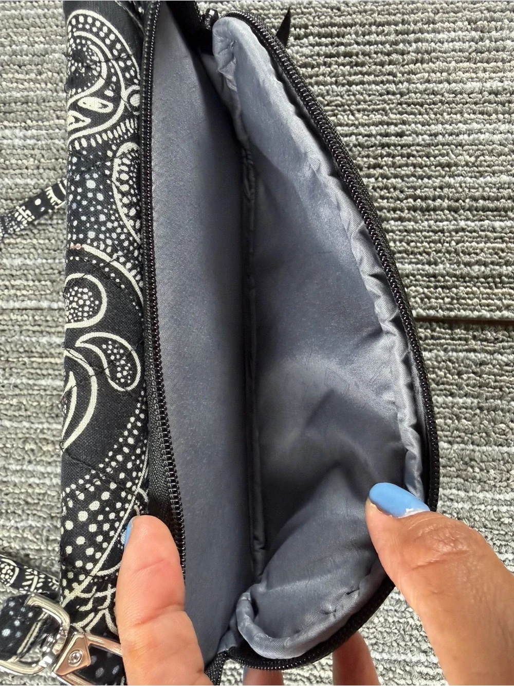 Vera Bradley 3-in-1 Crossbody Wallet Quilted In Retired Stellar Paisley Pattern
